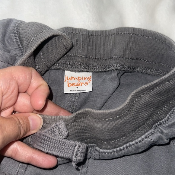 Jumping beans, size 7, 2pairs of shorts, one gray one khaki - Picture 4 of 4